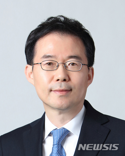 [서울=뉴시스]신보성(54) 신임 자본시장연구원 부원장.(사진 = 자본시장연구원 제공) photo@newsis.com