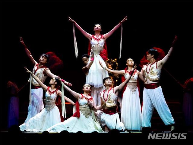  [부산=뉴시스] 허상천 기자 =그라시아스합창단은 ‘2019크리스마스 칸타타’ 공연을 오는 13일부터 15일까지 5회에 걸쳐 부산 벡스코 오디토리움에서 개최한다고 1일 밝혔다. 2019.12.01. (사진 = 그라시아스합창단 제공) photo@newsis.com