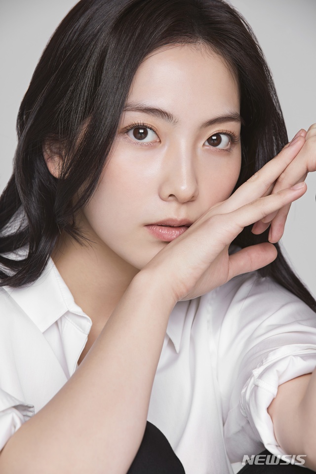 [서울=뉴시스] 그룹 '카라' 출신 탤런트 강지영. (사진=키이스트 제공) 2019.12.02. photo@newsis.com 