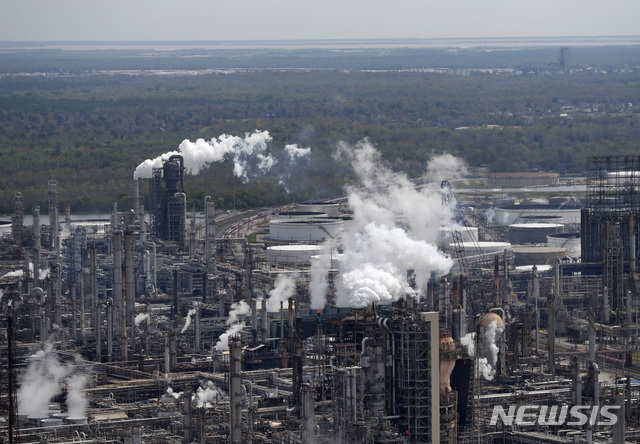 신종코로나로 원유 수요 급락…OPEC, 하루 100만배럴 감산 검토