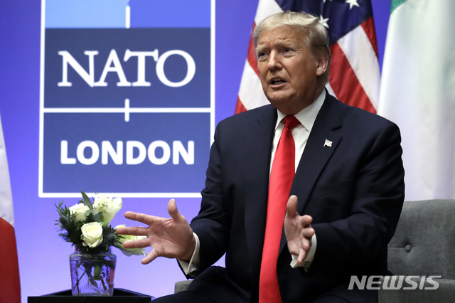 [런던=AP/뉴시스]도널드 트럼프 미국 대통령이 4일(현지시각) 영국 수도 런던에서 열린 북대서양조약기구(NATO·나토) 정상회의에 참석해 발언하고 있다. 2019.12.05.