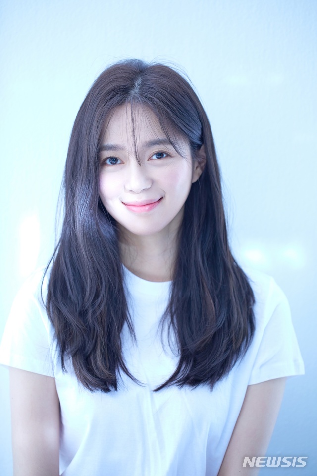 [서울=뉴시스] 탤런트 이엘리야 (사진=킹콩 바이 스타쉽 제공) 2019.12.11.photo@newsis.com