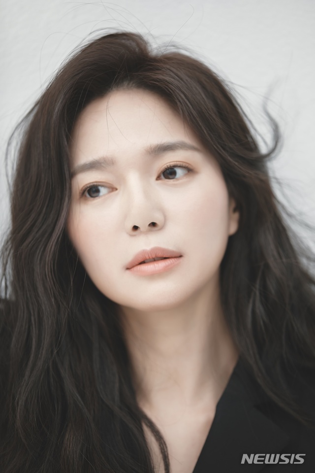 [서울=뉴시스] 탤런트 이엘리야 (사진=킹콩 바이 스타쉽 제공) 2019.12.11.photo@newsis.com