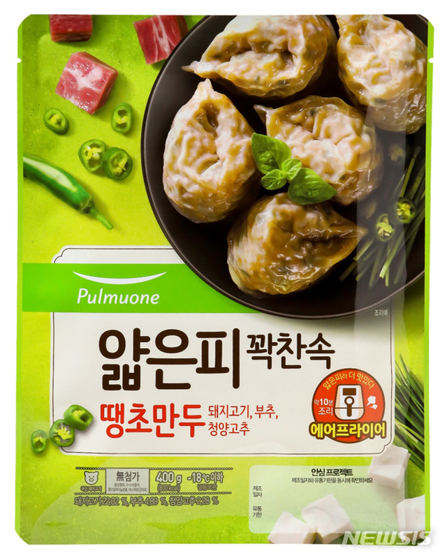 [서울=뉴시스] 풀무원 '얇은피꽉찬속 땡초만두'