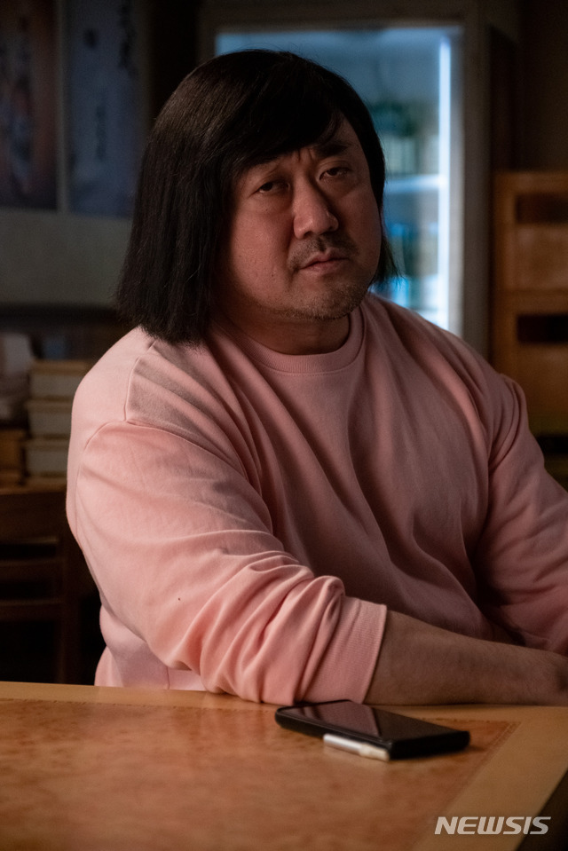 연말 극장가, 한국 영화 3파전...시동·백두산·천문