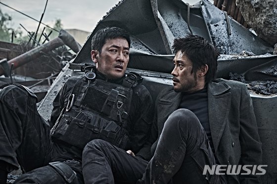 [서울=뉴시스] 영화 '백두산' 스틸 (사진=CJ ENM 제공) 2019.12.17 photo@newsis.com