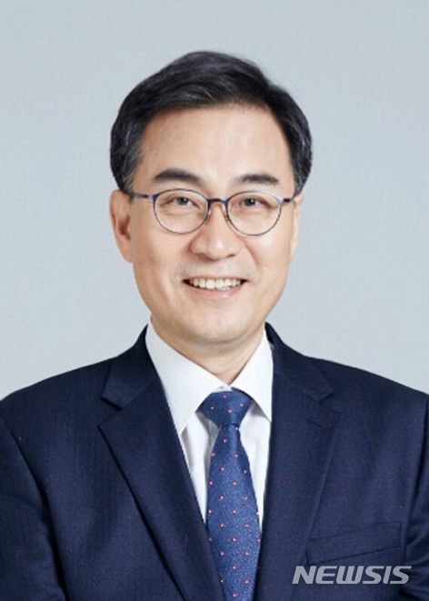 [창원=뉴시스] 강경국 기자 = 미래통합당 최형두 원내대변인. (사진=최형두 예비후보 제공). 2019.12.17.photo@newsis.com