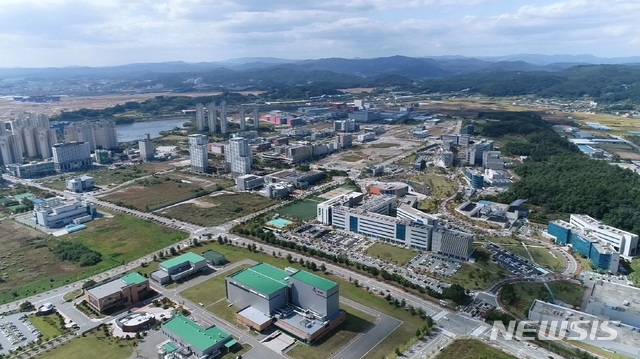 [청주=뉴시스]충북경제자유구역 항공 사진. (사진=뉴시스 DB) photo@newsis.com