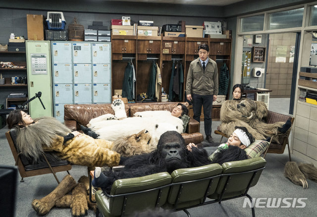 [서울=뉴시스] 영화 '해치지않아' 스틸 (사진=에이스메이커무비웍스 제공) 2019.12.18 photo@newsis.com