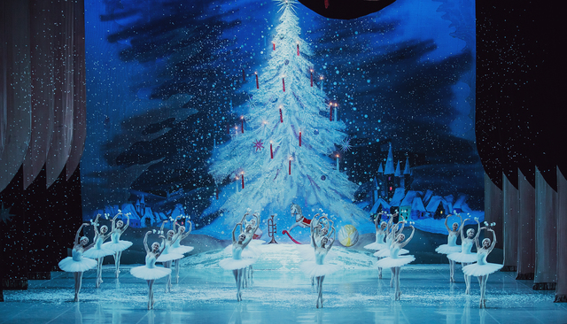 [서울=뉴시스] 국립발레단 '호두까기 인형'. (사진= BAKi 제공) 2019.12.20 realpaper7@newsis.com 