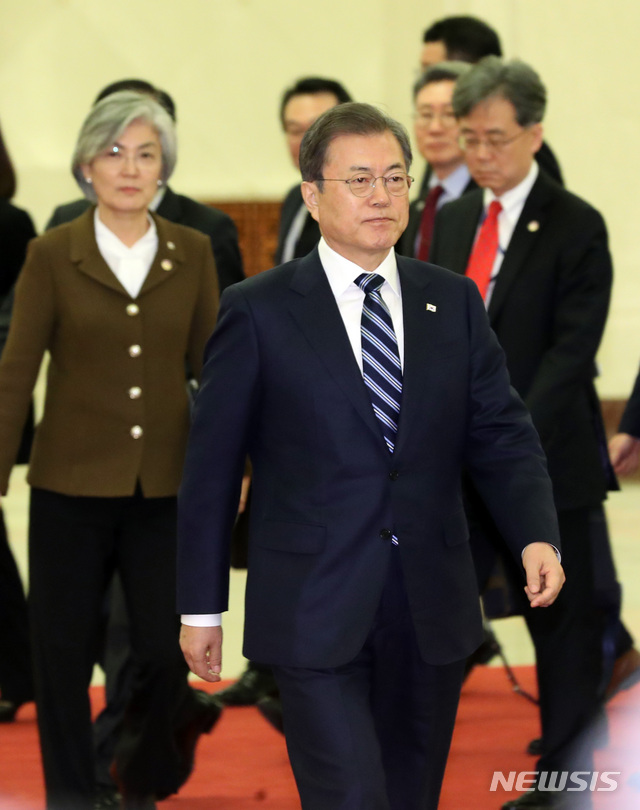 [베이징(중국)=뉴시스]박영태 기자 = 문재인 대통령이 23일 중국 베이징 인민대회당에서 열린 시진핑 중국 국가주석과의 정상회담에 참석하고 있다. 2019.12.23.&nbsp; since1999@newsis.com