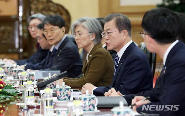 [베이징(중국)=뉴시스]박영태 기자 = 문재인 대통령이 23일 중국 베이징 인민대회당에서 열린 시진핑 중국 국가주석과의 정상회담에 참석해 발언하고 있다. 2019.12.23.&nbsp; since1999@newsis.com