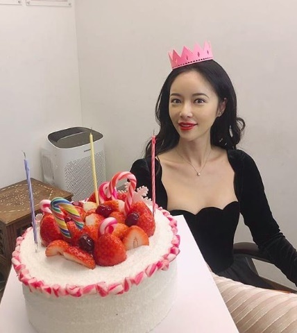 [서울=뉴시스] 이재훈 기자 = 황정음. (사진 = 인스타그램 캡처) 2019.12.25. realpaper7@newsis.com 