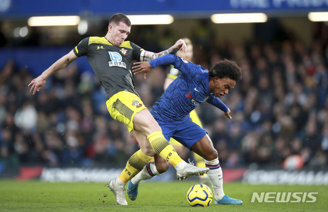 [런던=AP/뉴시스] 토트넘 이적이 유력한 피에르 호이비에르. 2019.12.26.