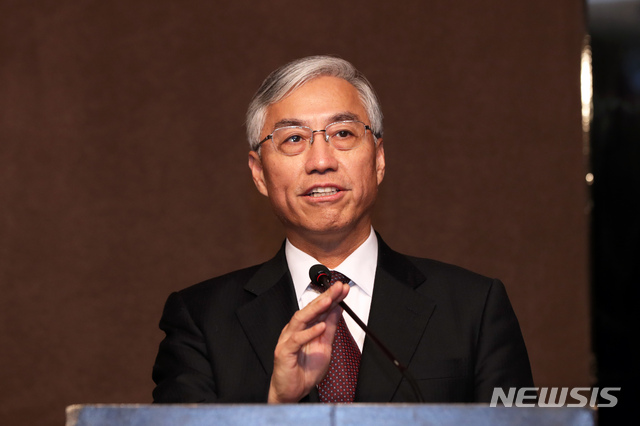 [서울=뉴시스]이윤청 기자 = 추궈홍 주한 중국대사가 27일 오후 서울 중구 더플라자호텔에서 열린 주한 중국대사 이임 리셉션에서 인사말을 하고 있다. 2019.12.27. radiohead@newsis.com