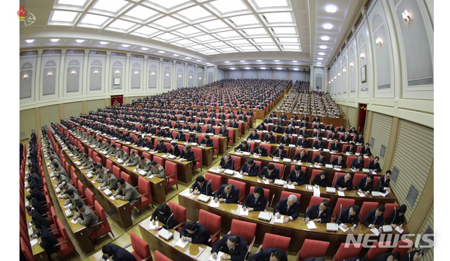 [서울=뉴시스]북한 조선중앙TV는 28일 열린 조선로동당 중앙위원회 제7기 제5차 전원회의를 29일 보도했다. (사진=조선중앙TV 캡처) 2019.12.29.&nbsp; photo@newsis.com 