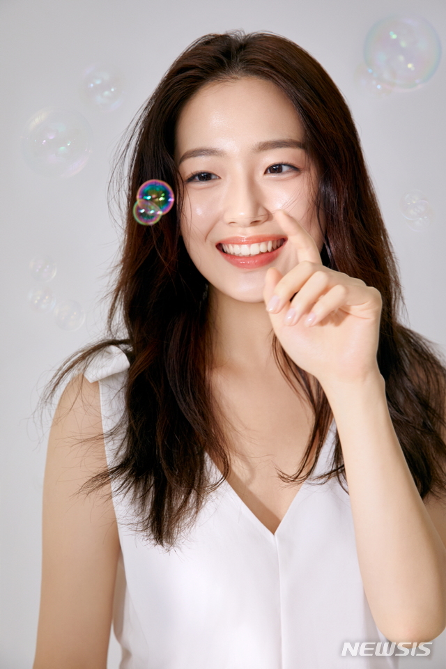 [서울=뉴시스]한스킨 이은재 화보