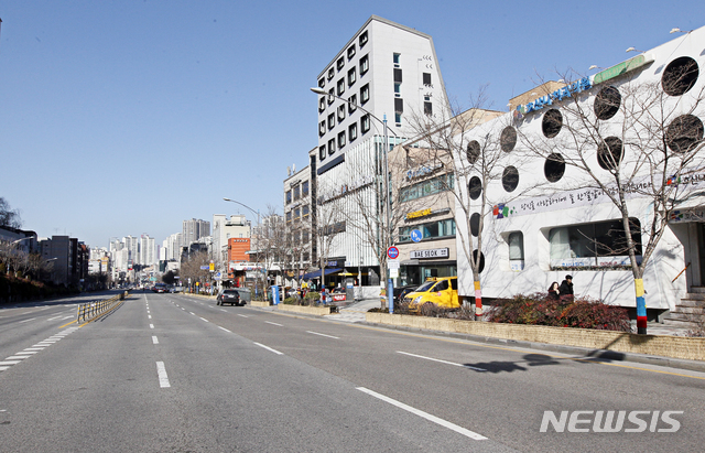 [서울=뉴시스] 서울 동작구 상도전통시장 부근 새롭게 조성된 시간제 주차허용구간의 모습. (사진=서울 동작구 제공) 2019.12.30. 