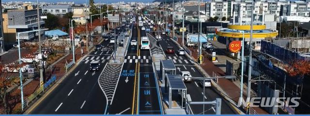 [제주=뉴시스] 제주시내 대중교통 통행도로. 