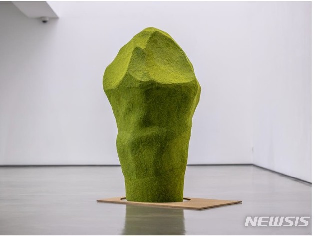 [서울=뉴시스] 일우스페이스, 김채린, 그로부터 비롯된 Landscaping, Modeling and Diorama_sponge, cork 91x61x135cm 2019. 사진=일우스페이스 제공.2020.1.1. photo@newsis.com