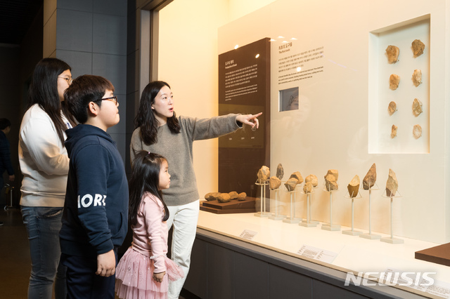 [서울=뉴시스]롯데월드 민속박물관 '신라실'