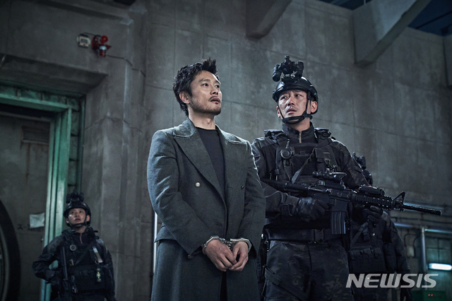 [서울=뉴시스] 영화 '백두산'. (사진=CJ엔터테인먼트 제공) 