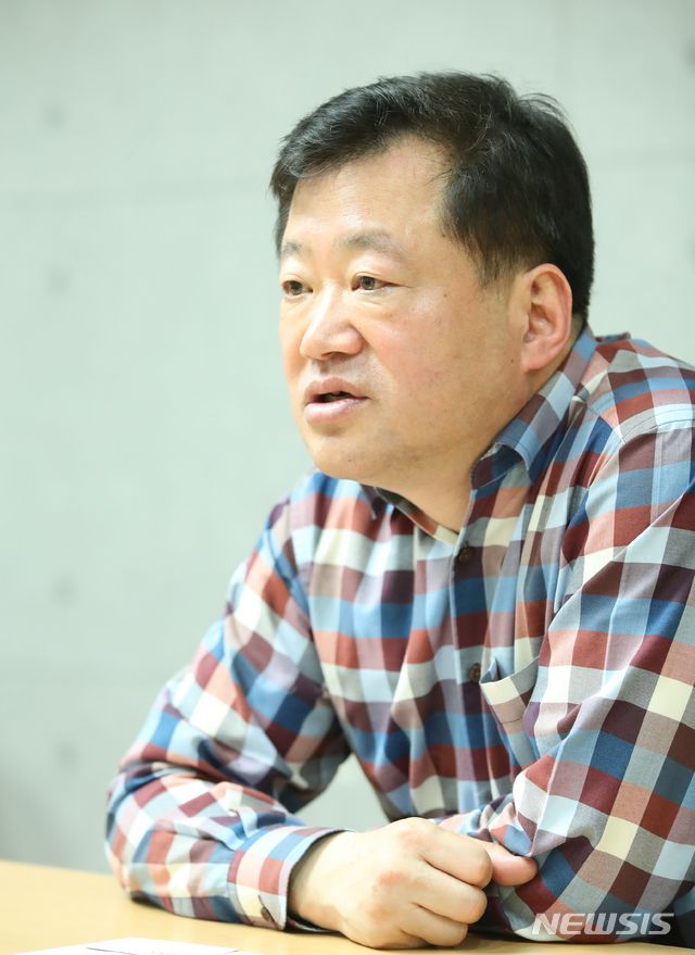 [서울=뉴시스]조수정 기자 = 뉴시스 '녹유 오늘의 운세'를 맡고 있는 녹유 김효성이 뉴시스와 인터뷰 하고 있다. 2020.01.06. chocrystal@newsis.com