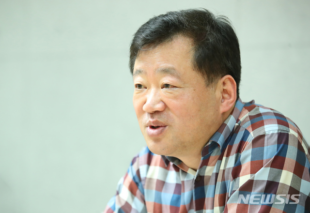 [서울=뉴시스]조수정 기자 = 뉴시스 '녹유 오늘의 운세'를 맡고 있는 녹유 김효성이 뉴시스와 인터뷰 하고 있다. 2020.01.06. chocrystal@newsis.com