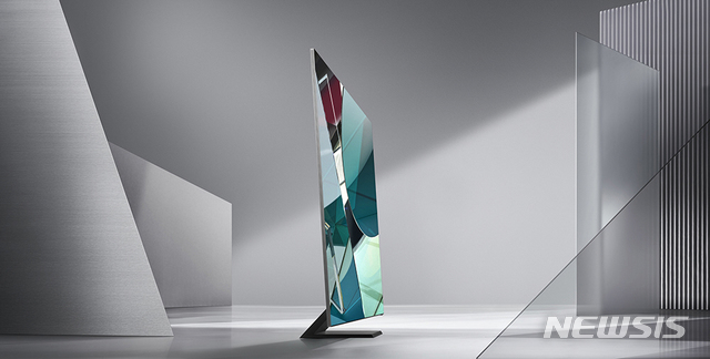 [서울=뉴시스] 추상철 기자 =삼성전자는 오는 7일부터 10일까지 미국 라스베이거스에서 열리는 세계 최대 전자 전시회 ‘CES 2020’에서 2020년형 ‘QLED 8K’ 신제품을 공개한다고 5일 밝혔다. 사진은 2020년형 QLED 8K 신제품 'Q950TS'. (사진=삼성전자 제공) 2020.01.05.&nbsp; photo@newsis.com