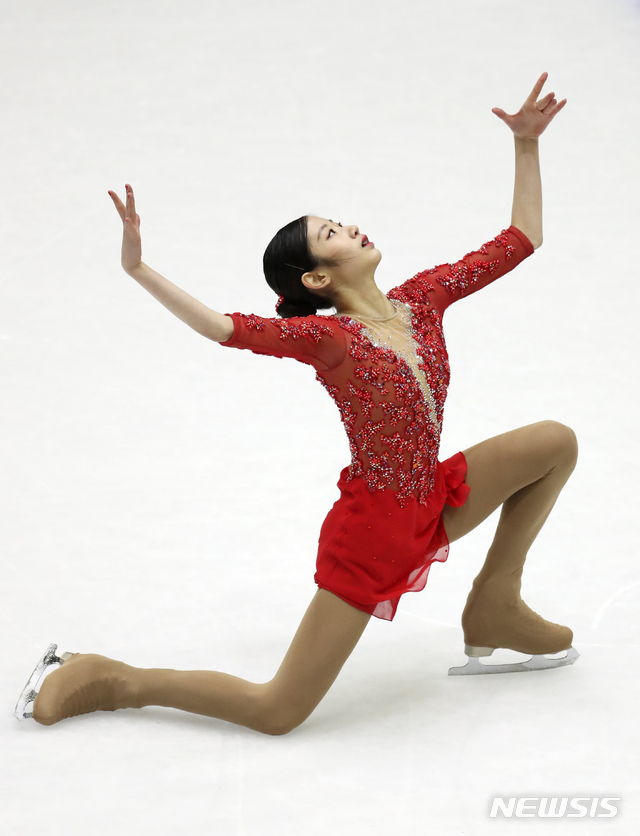 [의정부=뉴시스] 고범준 기자 = 5일 경기도 의정부시 의정부실내빙상장에서 열린 KB금융 코리아 피겨스케이팅 챔피언십 2020(제74회 전국남녀 피겨스케이팅 종합선수권대회) 여자 싱글 1그룹 프리 스케이팅 경기에서 이해인(한강중학교)이 멋진 연기를 펼치고 있다. 2020.01.05. bjko@newsis.com