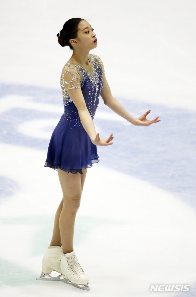 [의정부=뉴시스] 고범준 기자 = 5일 경기도 의정부시 의정부실내빙상장에서 열린 KB금융 코리아 피겨스케이팅 챔피언십 2020(제74회 전국남녀 피겨스케이팅 종합선수권대회) 여자 싱글 1그룹 프리 스케이팅 경기에서 유영(과천중학교)이 멋진 연기를 펼치고 있다. 2020.01.05. bjko@newsis.com