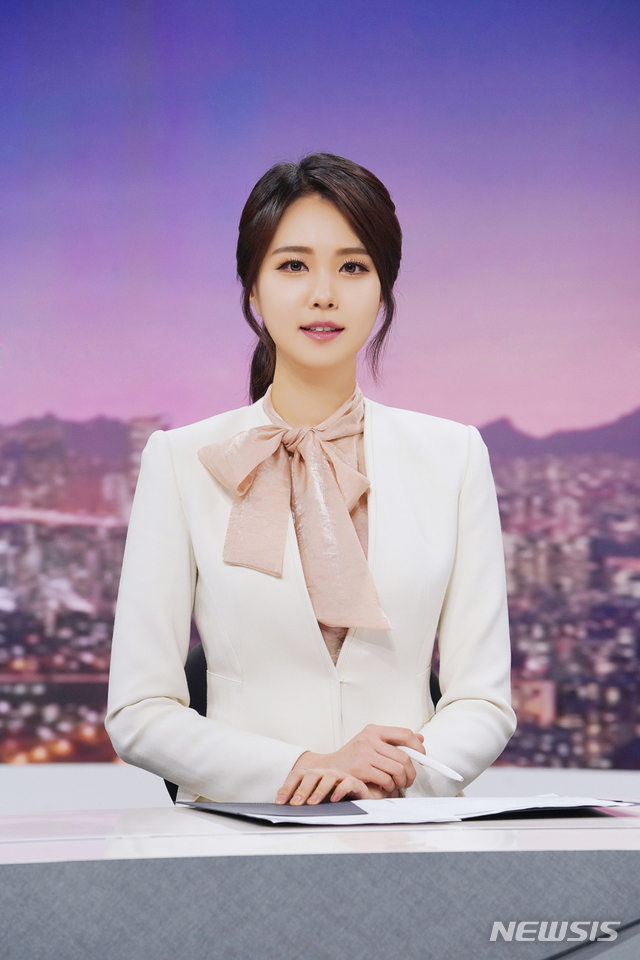 [서울=뉴시스] JTBC '뉴스룸'의 안나경 앵커 (사진=JTBC 제공) 2020.01.06.photo@newsis.com