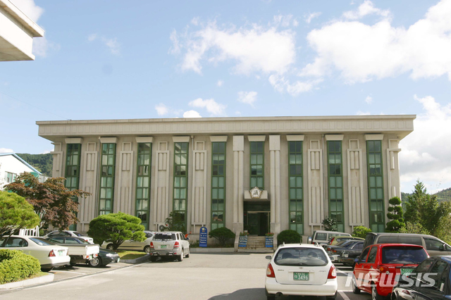 [하동=뉴시스] 경남 하동군의회청사 전경.