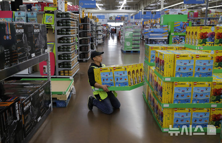 12월 美 ISM 비제조업 PMI 54.4·0.3P↓…"1년2개월 만에 저수준"