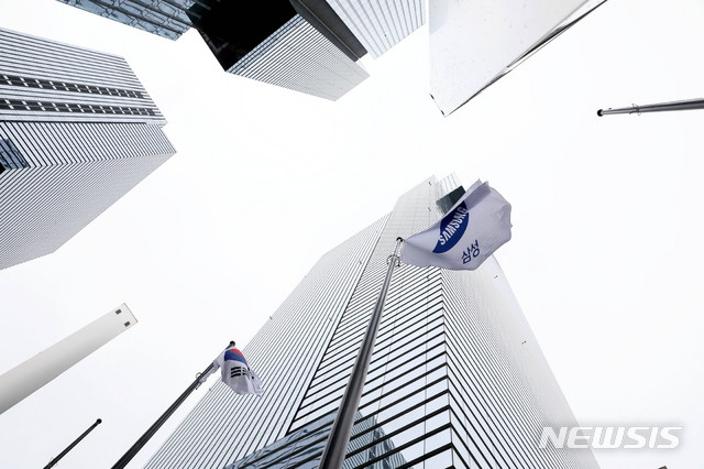 [서울=뉴시스]김병문 기자 = 8일 오전 서울 서초구 삼성전자 서초사옥의 모습. 2020.01.08.&nbsp;&nbsp; dadazon@newsis.com