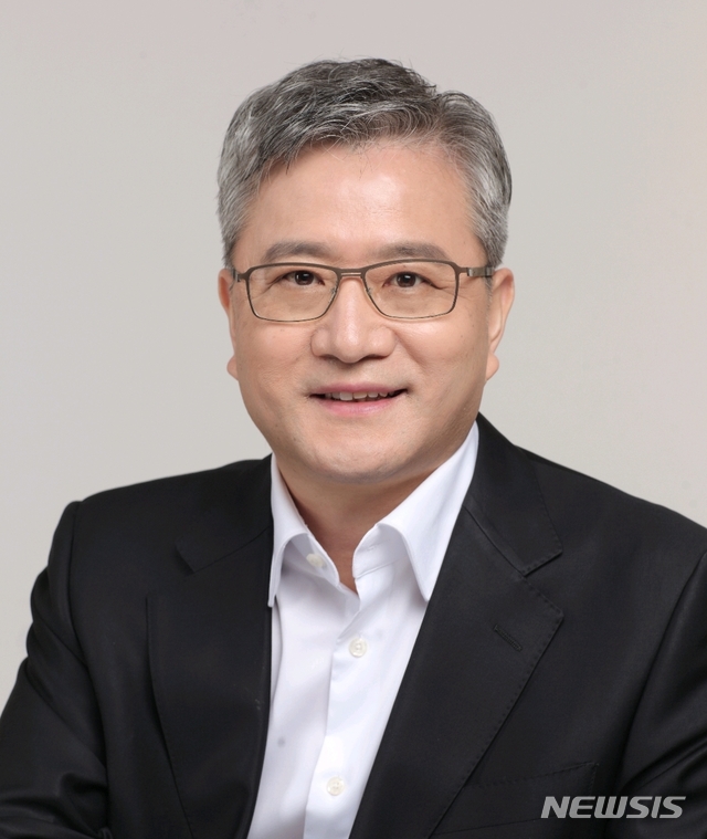 [진주=뉴시스] 정인철 전 청와대 기획관리비서관이 21대 국회의원 자유한국당 진주을 출마를 선언했다.