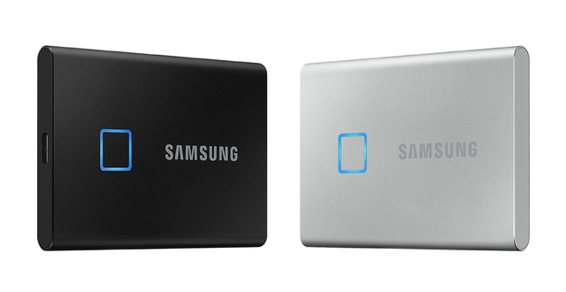 [서울=뉴시스] 삼성전자 포터블 SSD 'T7 Touch'. 사진 삼성전자