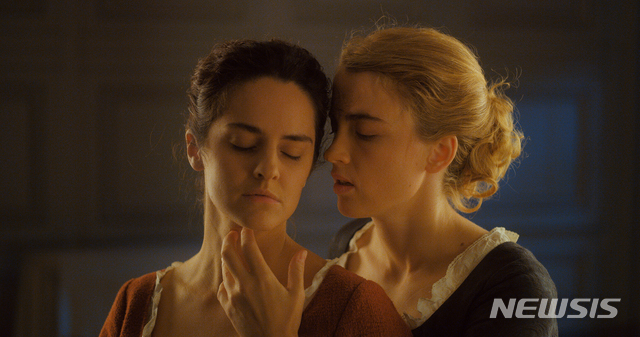 [서울=뉴시스] 영화 '타오르는 여인의 표상' (사진=그린나래미디어 제공) 2020.01.09 photo@newsis.com 