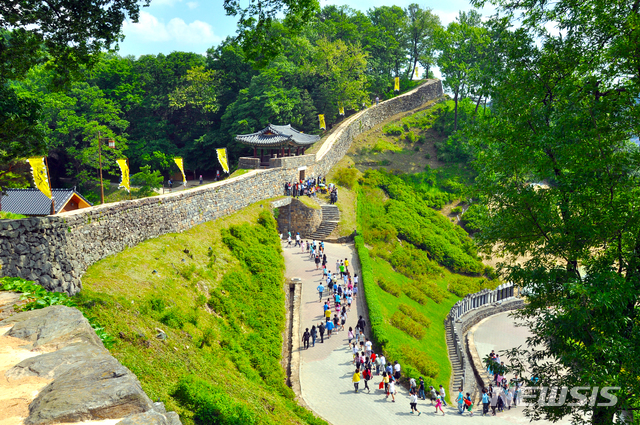 [공주=뉴시스]송승화 기자 =유네스코 세계문화유산에 등재 된 충남 공주시에 있는 공산성 전경. 2020.01.10. photo@newsis.com 