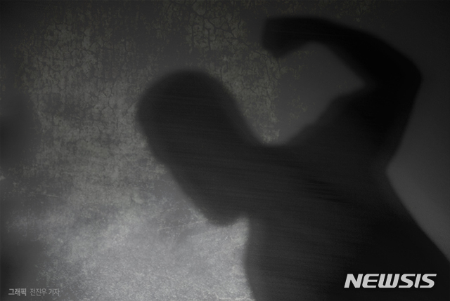 '경찰친구 살해' 승무원, 재판행…법정서 동기 밝혀질까