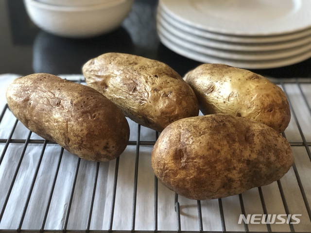 벨기에, 코로나19發 감자 재고에 "일주일 두 번 감자튀김"캠페인