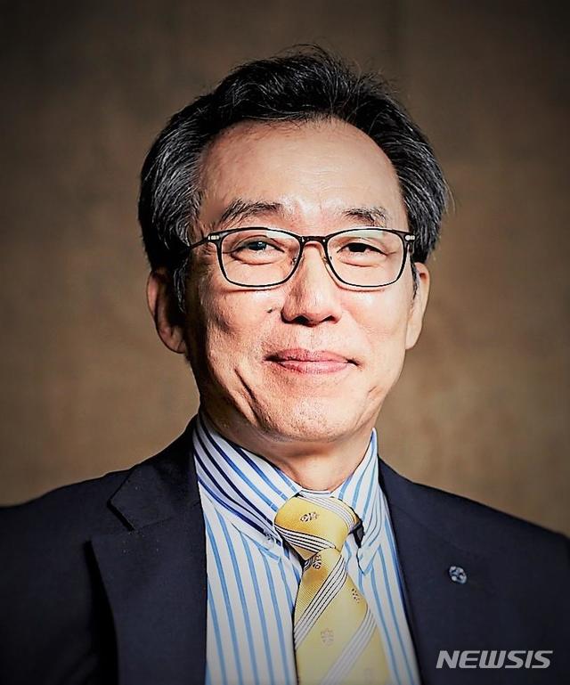 [세종=뉴시스]한광협 제5대 한국보건의료연구원장. (사진=보건복지부 제공)