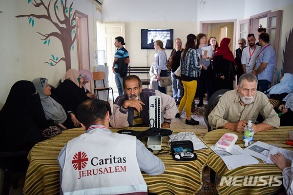 [서울=뉴시스] 2019년 예루살렘 카리타스가 전개한 팔레스타인 가자지구 긴급구호 사업 (사진=천주교주교회의 제공) 2020.01.16 photo@newsis.com 
