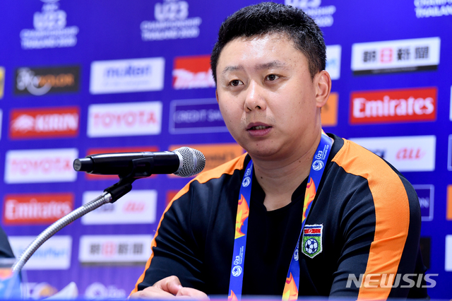 [서울=뉴시스]북한 축구 리유일 감독 (사진 = AFC 제공)