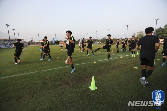 [서울=뉴시스]김학범호 17일 훈련 (사진 = 대한축구협회 제공)