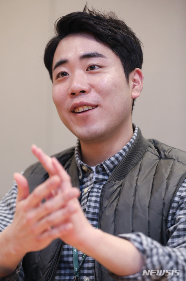 [서울=뉴시스]이윤청 기자 = 장지훈 피처링 대표가 21일 오후 서울 강남구 마루180에 위치한 사무공간에서 뉴시스와 인터뷰하고 있다. 2020.01.29. radiohead@newsis.com