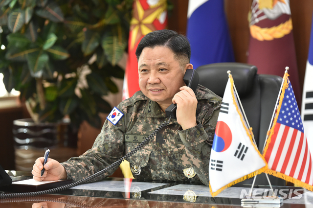 [서울=뉴시스]합동참모본부는 22일 오전 "박한기 합참의장이 마크 밀리 미 합참의장과 올해들어 첫 신년 공조통화를 실시했다"고 밝혔다. 2020.01.22. (사진=합동참모본부 제공) photo@newsis.com