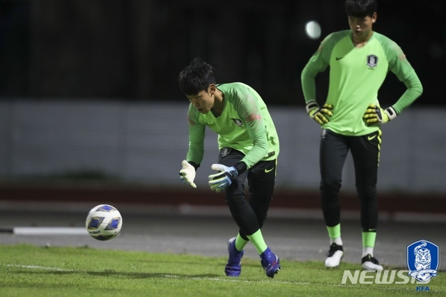 [서울=뉴시스]김학범호의 골키퍼 안찬기 (사진 = 대한축구협회 제공)