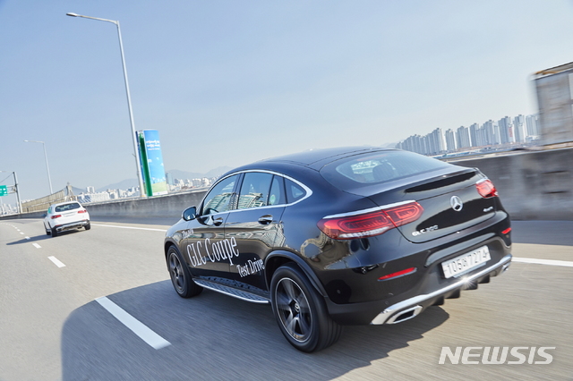 [시승기]강력한 성능·인상적인 정숙성…벤츠 GLC 쿠페