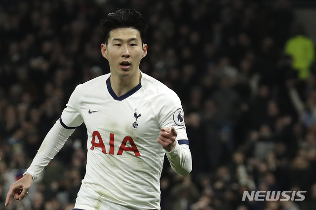 Tottenham's Son Heung-min celebrates his goal against Norwich City during the English Premier League soccer match between Tottenham Hotspur and Norwich City at the Tottenham Hotspur Stadium in London, England, Wednesday, Jan. 22, 2020. (AP Photo/Matt Dunham)